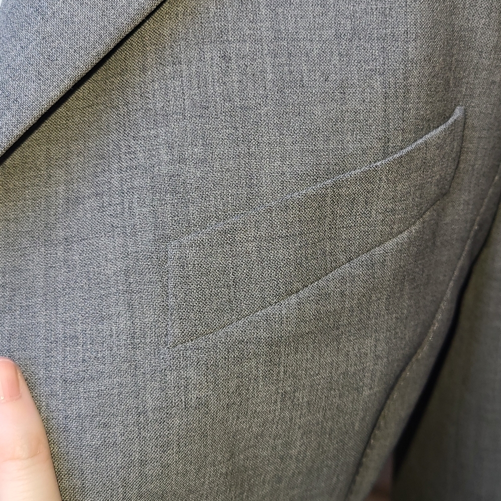 THEORY Blazer Size 4 *Flaw* Missing Button - Picture 2 of 5